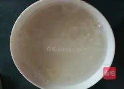 Illustration of how to make bacon clay pot rice 2