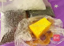 Illustration of how to make pineapple glutinous rice porridge 1