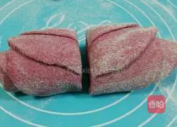 Illustration of how to make rose rolls 4