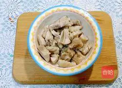 Illustration of how to make scallop and pork ribs porridge 2