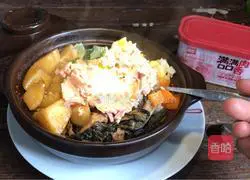 Illustration of how to make leftover clay pot rice 14