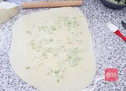 Illustration of how to make onion-flavored flower rolls 7