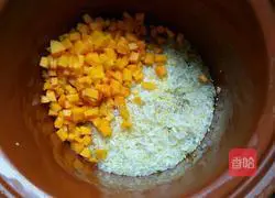 Illustration of how to make small and large rice pumpkin porridge 4