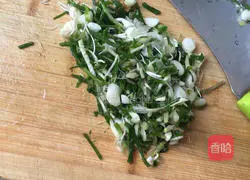 Illustration of how to make small garlic boxes 3