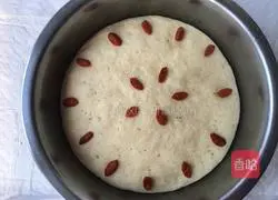 Illustration of how to make wolfberry corn cake 7