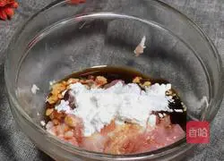 Illustration of how to make three-color diced minced meat porridge 4