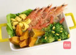 Illustration of how to make shrimp and vegetable rice ball bento 12