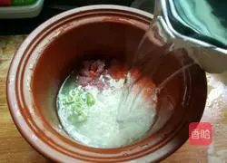  Illustration of how to make green bean, carrot and meat porridge 5