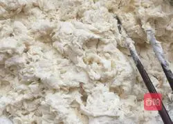 Illustration of how to make onion-flavored flower rolls 2