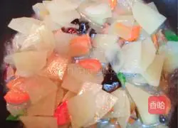 Illustration of how to make rice with diced potatoes and meat 5