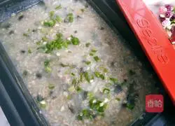 Illustration of how to make preserved egg and lean meat porridge 12