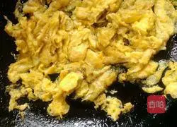 Illustration of how to make egg and fennel boxes 3