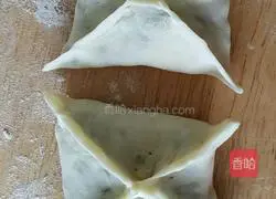 Illustration of how to make leek and egg vegetable box 13