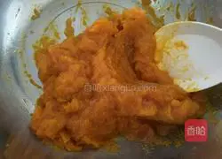 Illustration of how to make pumpkin hair cake 4