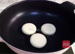 Illustration of how to make brown sugar small pot helmet 12