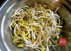 Illustration of how to make steamed noodles (Henan braised noodles) 3