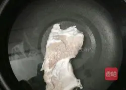 Illustration of how to make mushroom and lean meat porridge 1