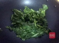 Illustration of how to make wet fried rice noodles 8