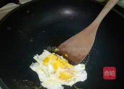 Illustration of how to make black pepper pork chop burger 7