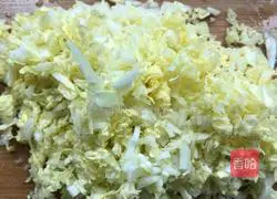 Illustration of how to make three fresh pot stickers 8 