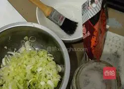 Illustration of how to make Guokui and porridge 5