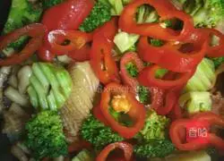 Illustration of how to make squid claypot rice 12