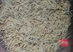 Illustration of how to make cold pumpkin noodles 8