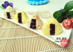 Illustration of how to make Japanese rice balls 7