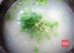 Illustration of how to make crab roe casserole porridge 11