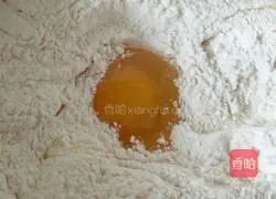 Illustration of how to make steamed buns and flower rolls 2