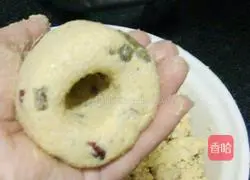 Illustration of how to make steamed buns with raisins and red dates 5