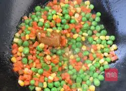 Pineapple Baked Rice Recipe Illustration 3