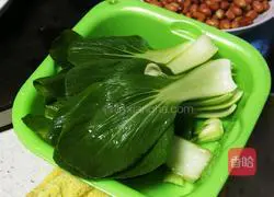 Illustration of how to make rice noodles with minced meat soup 3