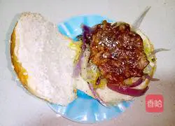 Illustration of how to make black pepper pork chop burger 9