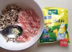 Illustration of how to make pot stickers 4