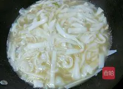 Illustration of how to make rice noodles with sliced ​​meat 12