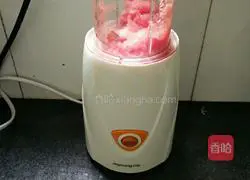 Illustration of how to make carrot, potato and beef rice 3