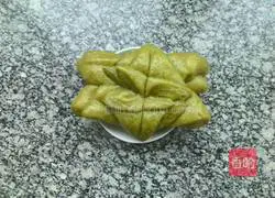 Spring is full of color Illustration of how to make lotus rolls on the dining table 12