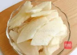 Illustration of how to make red date and pear porridge 3