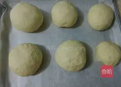 Illustration of how to make hamburger dough 7