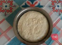 Illustration of how to make milk and chive oil flower rolls 5