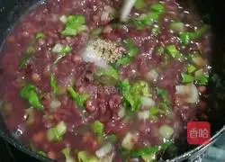 Illustration of how to make shrimp and purple rice porridge 4