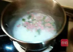 Illustration of how to make ham and shrimp porridge 5