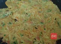 Illustration of how to make carrot pancakes 7