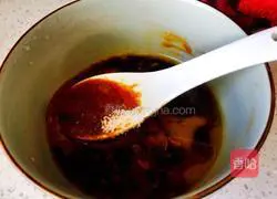 Illustration of how to make Beijing-style cold noodles 2