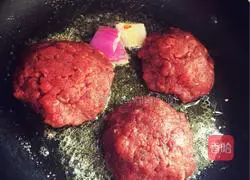 Double layer Beef burger recipe illustration 5