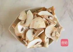 Illustration of how to make tomato and mushroom pearl noodles 6