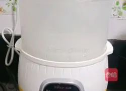 Illustration of how to make apple oatmeal paste (baby food supplement) 5