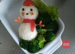 Illustration of how to make Christmas snowman rice balls 15