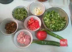 Illustration of how to make pickled cabbage rice noodles 2